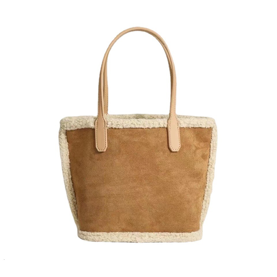 design New Plush Large Capacity Women s Handbag Suede Matte Handbag Lamb Wool Women s Shoulder Bag Bucket Bag Autumn New Designer Bag