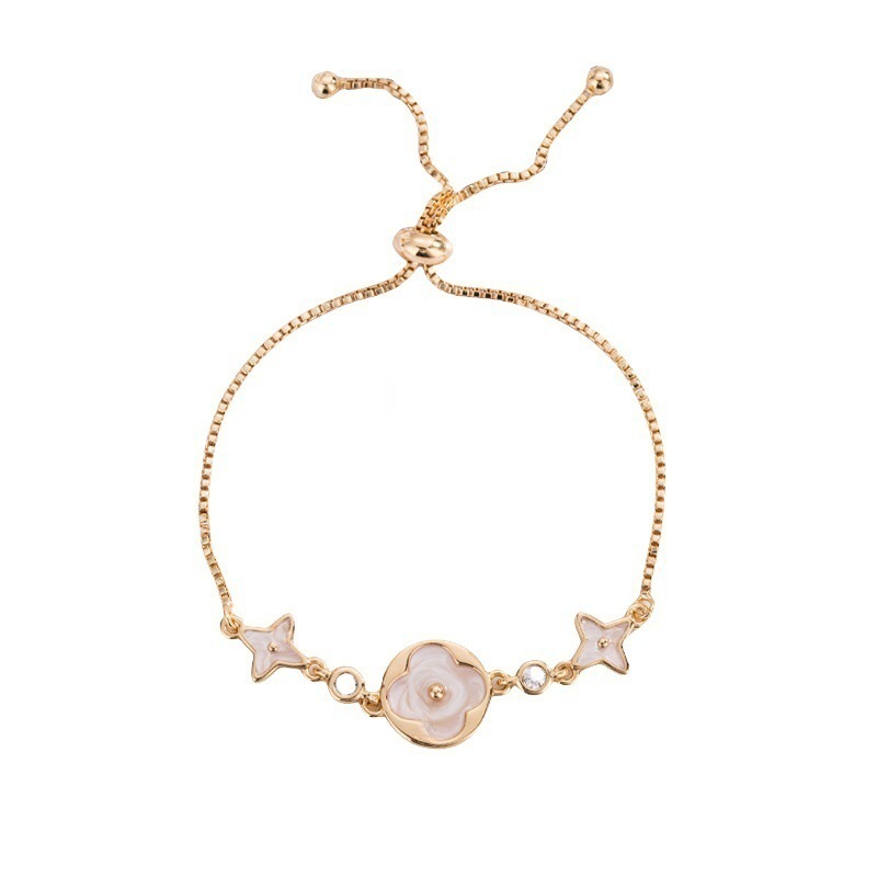 Pearl Four-Leaf Vintage Bracelet for Women, Fashionable and Elegant Lucky Clover Jewelry - view 3