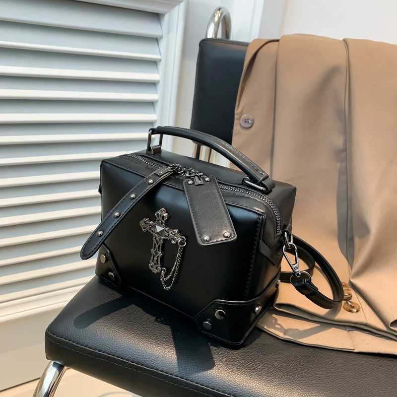 Women Gothic Punk Square Small Crossbody Handbag with Top Handle Skull Crosses Chain PU Leather Shoulder Lady Bag Handbag Purse Z250915