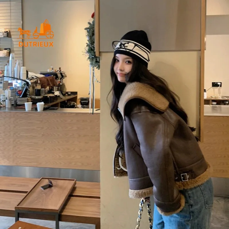 Fashion Winter Lapel Real Sheep Fur Coat 100 Wool Warm Thick Wool Womens Genuine Leather Jacket 250910