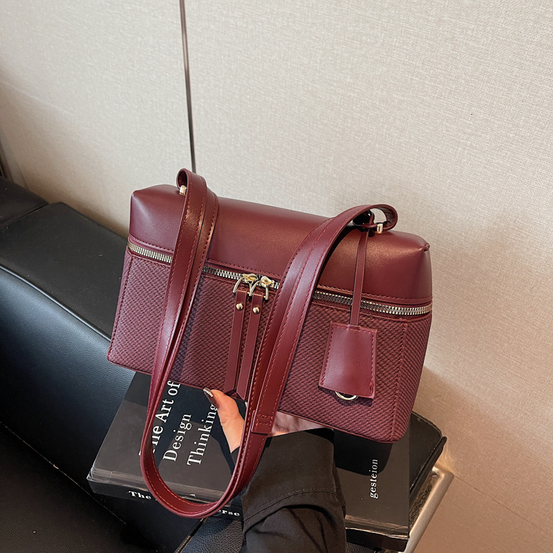 Women design s shoulder bag niche women s boxed bag new Korean style personalized fashion women s crossbody bag autumn new designer bag