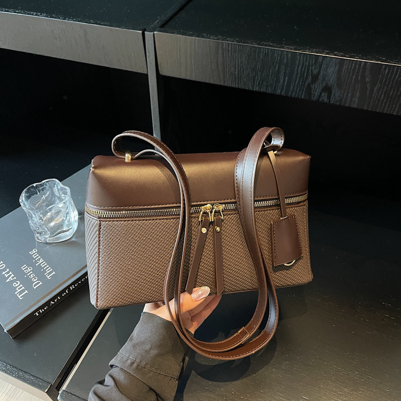 Women design s shoulder bag niche women s boxed bag new Korean style personalized fashion women s crossbody bag autumn new designer bag