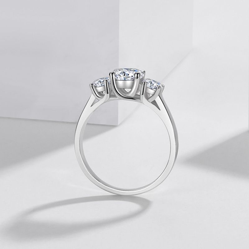 Stylish Women's Diamond-Look Engagement Band: Genuine Silvertone Jewellery Set With Clear CZ Stones