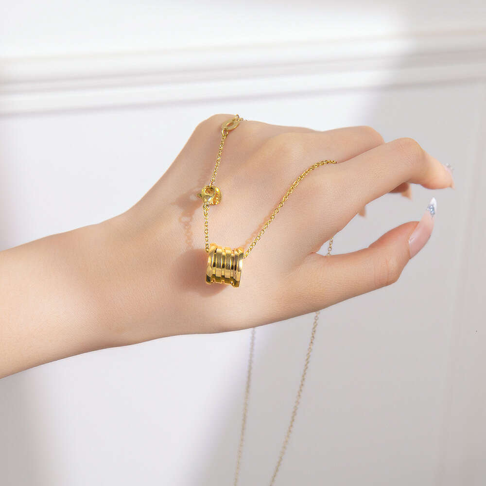 Unique Fashion Spring Small Waist Titanium Steel Necklace for Women, Niche Light Non-Fading Versatile Clavicle Chain Internet Celebrity Jewelry
