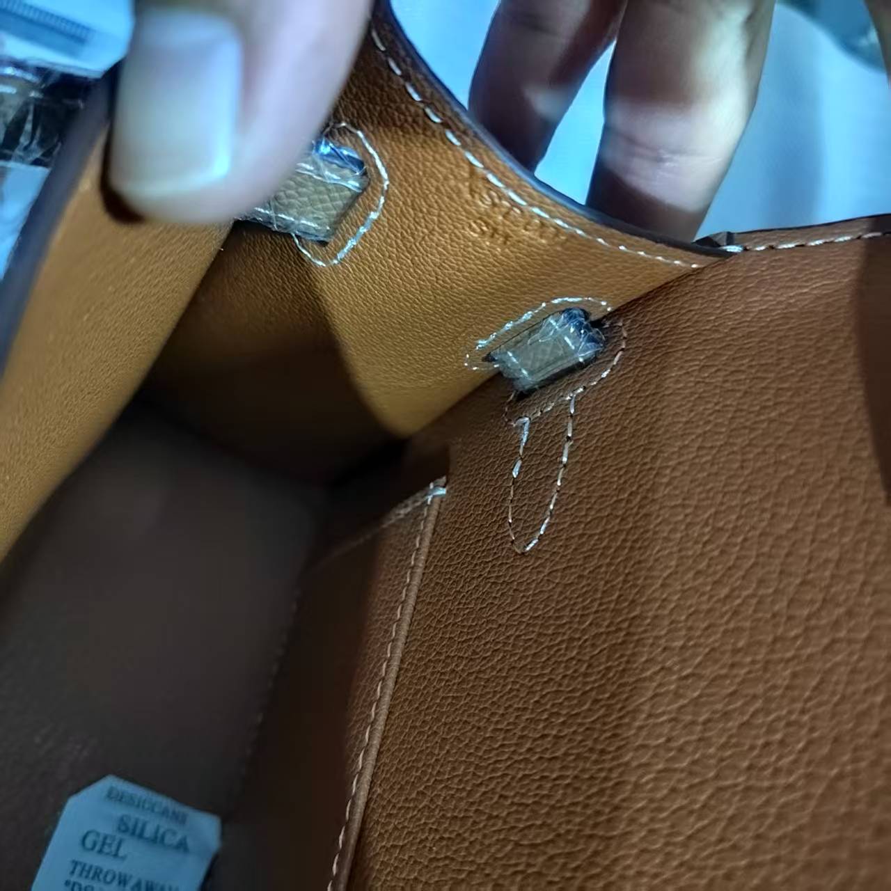 S Womens Designers Bags Handbags Purses Shoulder Crossbody Messenger Cowhide Genuine Leather Fashion Gold High Capacity Tote Graceful Clutch Bag