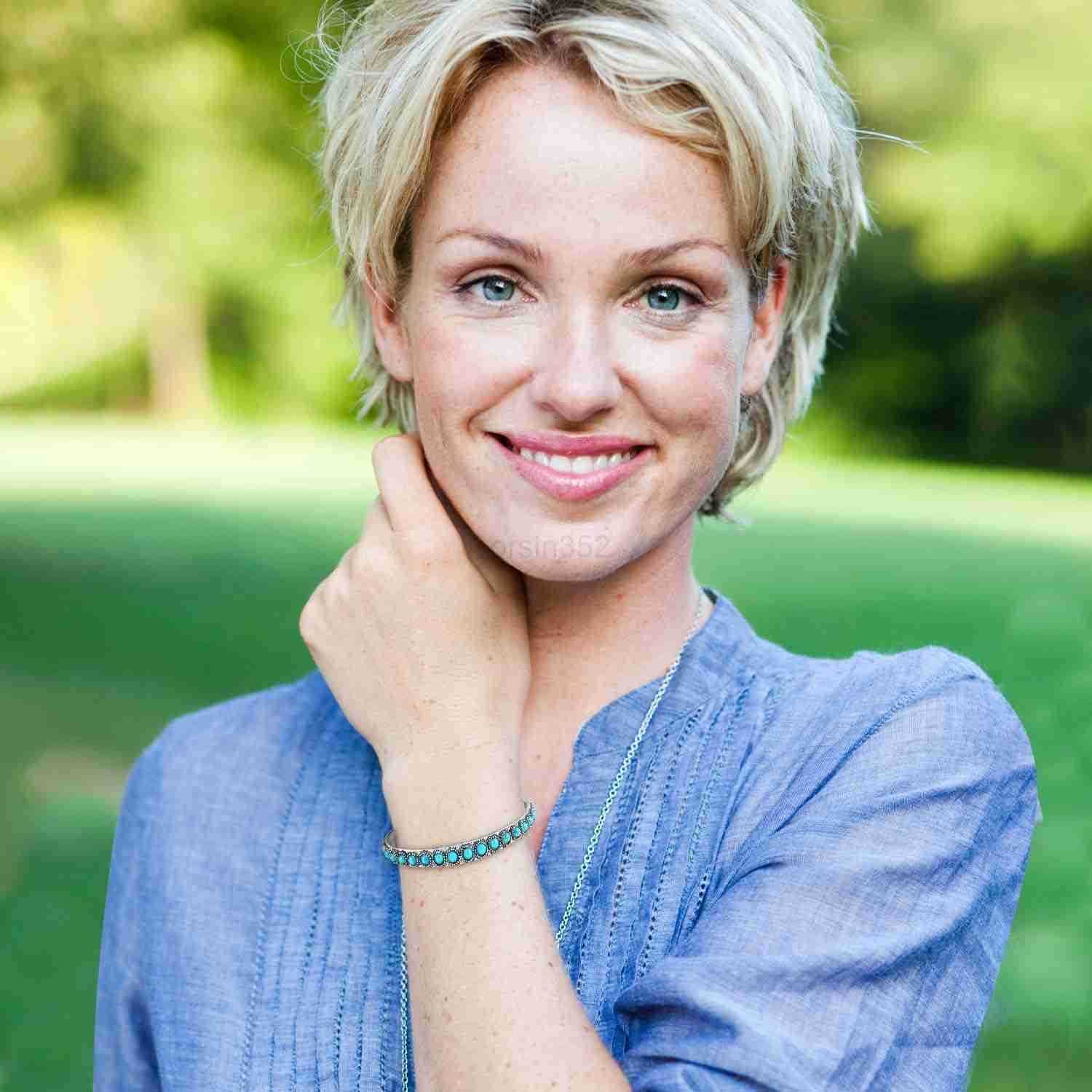 Bracelet for Women Synthetic Turquoise Cuff Bracelet Bohemian Western Boho Jewelry for Summer Beach Party Casual Wear Cowboy Gifts Y260117