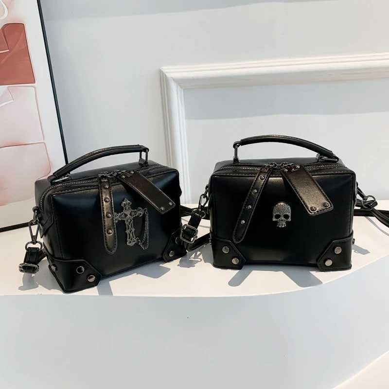Women Gothic Punk Square Small Crossbody Handbag with Top Handle Skull Crosses Chain PU Leather Shoulder Lady Bag Handbag Purse Z250915