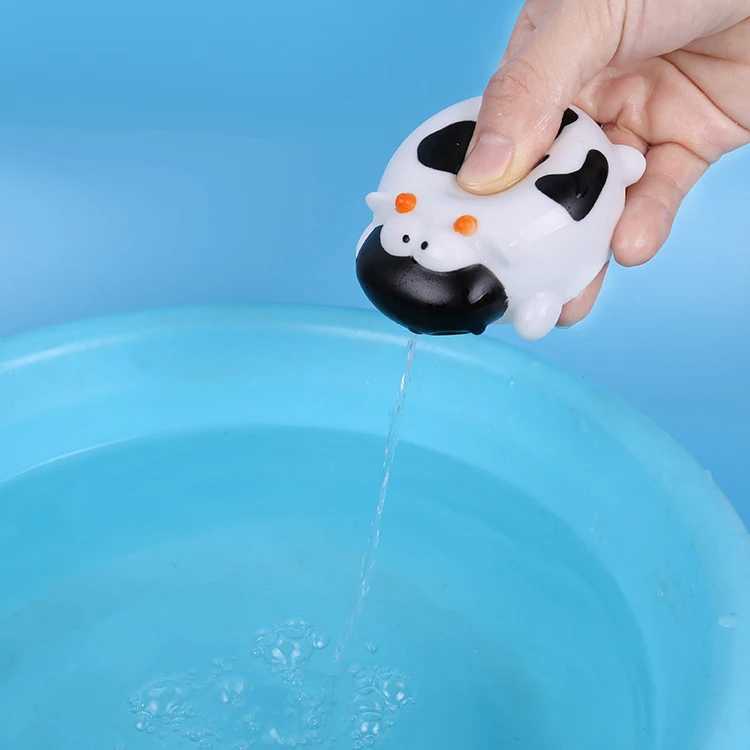 Baby Bath Toys Soft Rubber Water Spray Colorful Animals Model Squeeze Sound Spraying Beach Bathroom Toys for Infant Kids Gift C250915