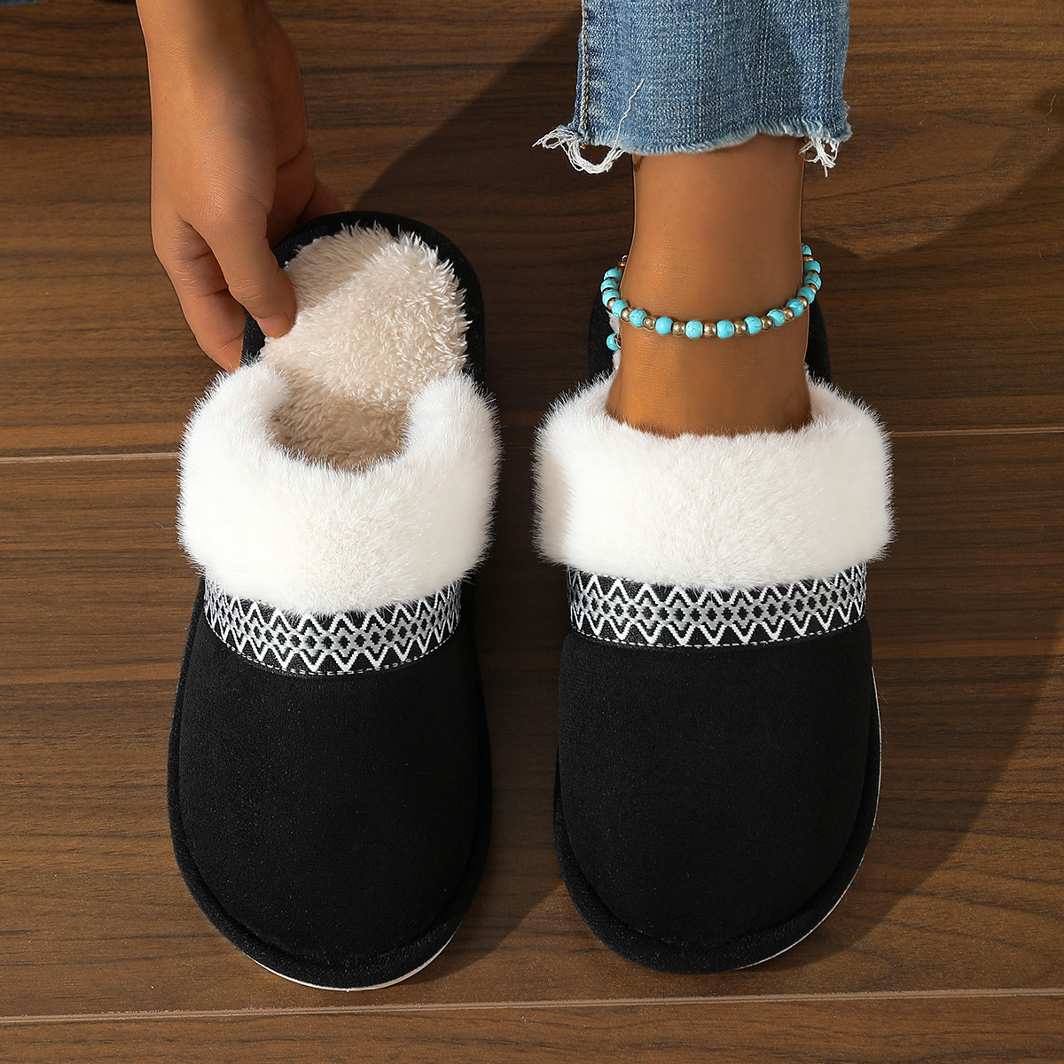 Designer Slippers Winter 2025 New Warm Indoor Home Anti-slip thick-soled Cotton Slippers Men's and Women's woolen slippers Free shipping