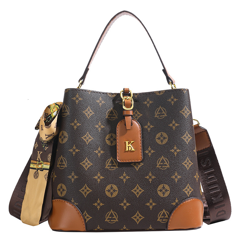 Bucket Bag Luxury Bag Free Shipping Women Spring New High End Vintage Monogram Shoulder Bag Designer Bag Large Capacity Color Blocking Commuter Handba