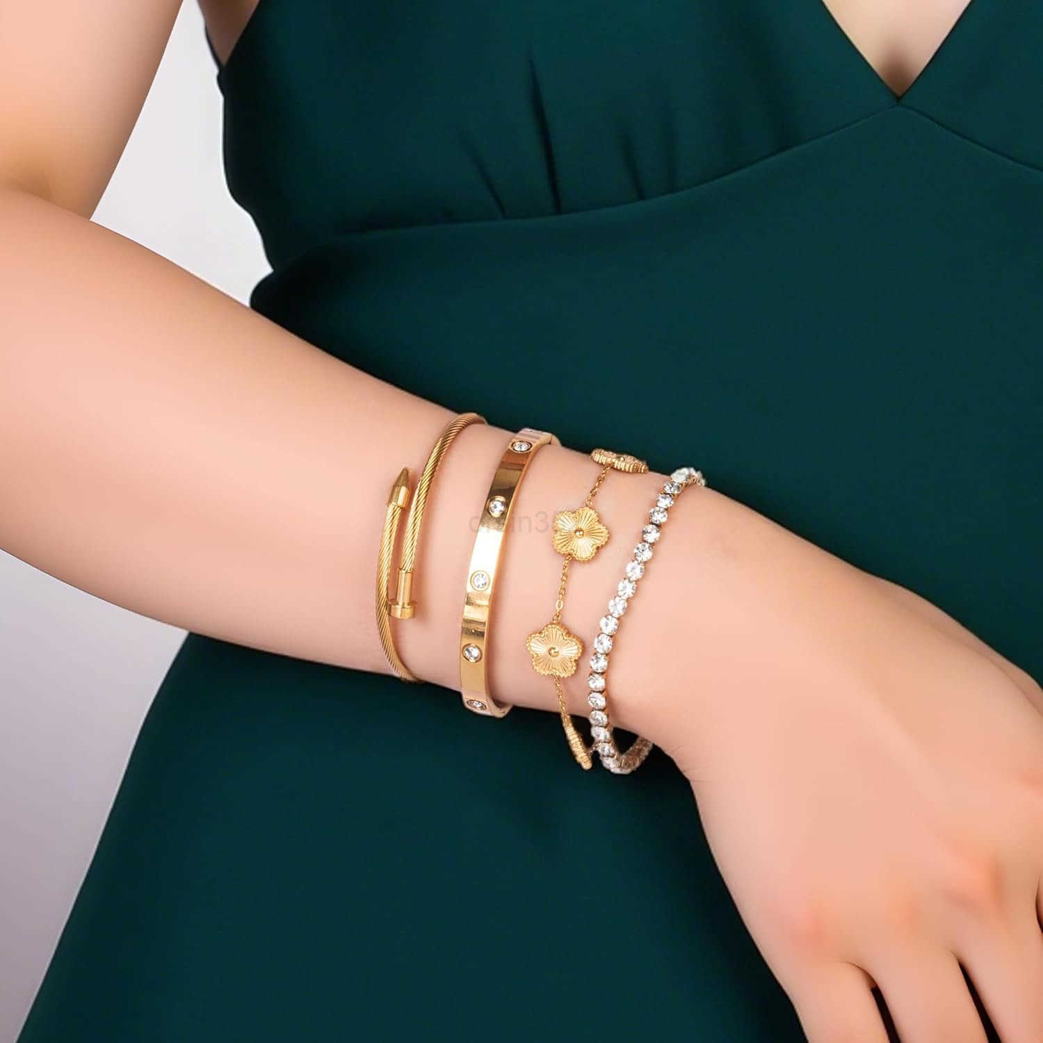 18K Gold Plated Womens Stackable Floral Gold Clover Bracelets Set Love Bangle Bracelets Non Tarnish Gold Bracelet Set Trendy JewelryGifts for Womens D