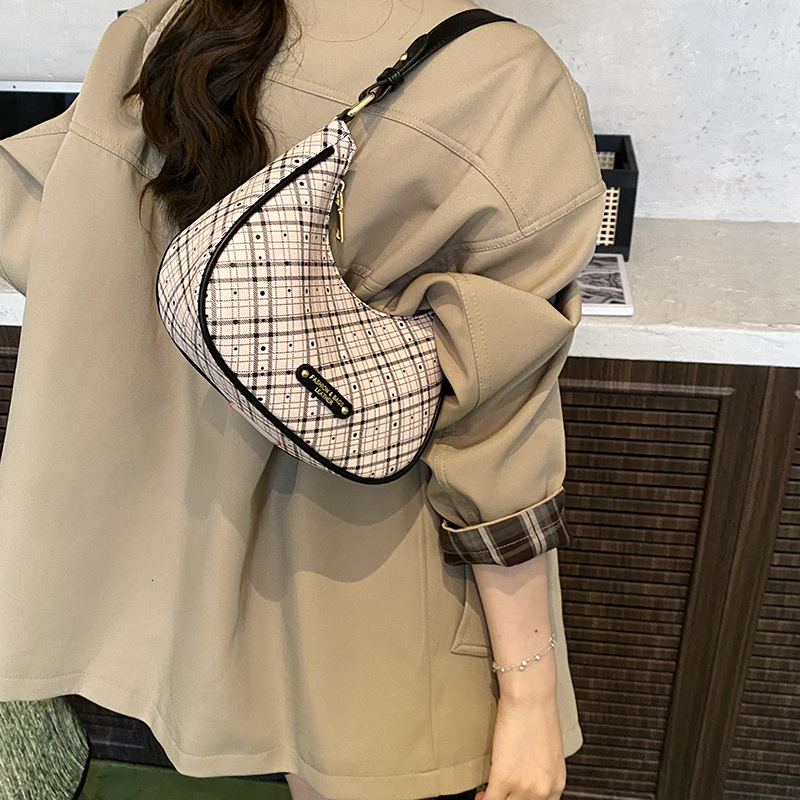 Luxury Brand Designer Bag Nanfeng Style Summer Outing Paris Underarm Bag For Women 2025 New Retro Plaid Commuter Single Shoulder Crossbody Bag