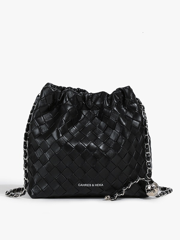 Luxury Brand Designer Bag 2024 Summer New Fashion Versatile Chain Crossbody Bag Niche Simple Shoulder Embossed Woven Bucket Bag
