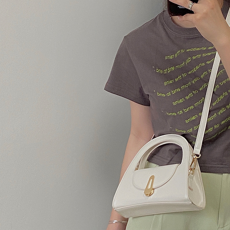 Niche Retro Hair Clip Shaped Buckle Handbag For Women Elegant Style Women s design Shoulder Bag Women s Crossbody Bag For Fashion Autumn New Designer 