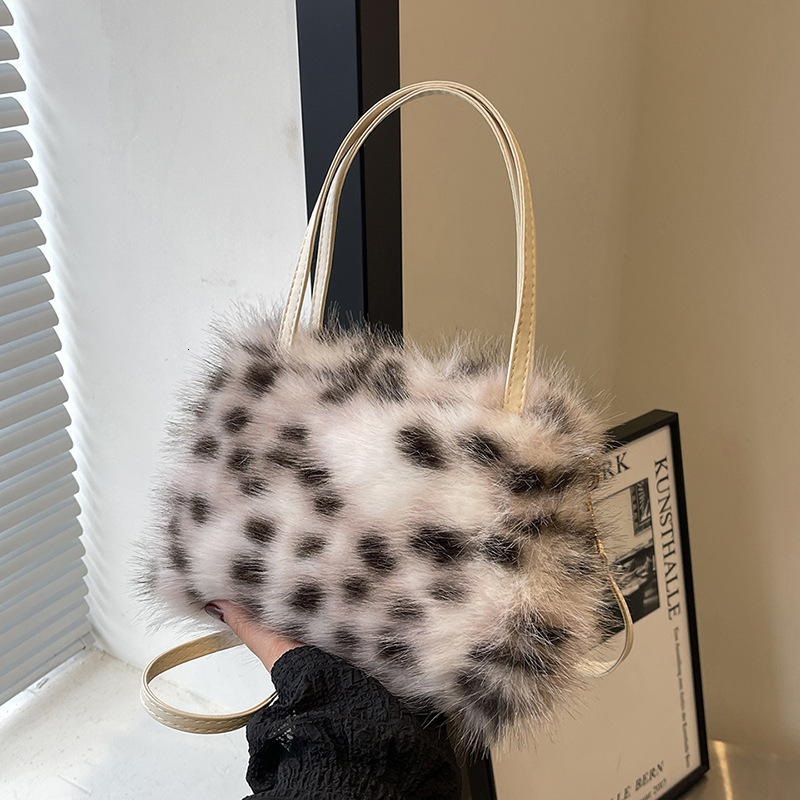 Plush Women s Shoulder Bag New Leopard Print Wool Bag Niche Women s Crossbody design Bag Autumn New Designer Bag Women s Handbag