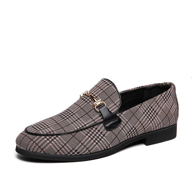 Spring/Autumn 2024 Men's Round Toe Shoes - Low Heel, Small Leather Shoes, Casual Men's One-Piece Plaid Lazy Shoes