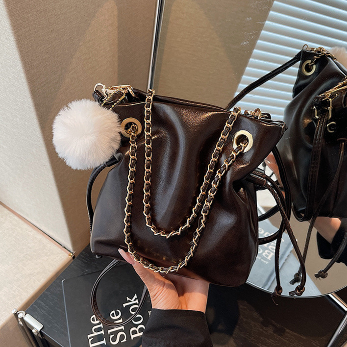 New Fashion Bucket Bag Women s Fashion Handbag Women s Shoulder Bag Pulling Rope Chain design Women s Crossbody Bag Autumn New Designer Bag