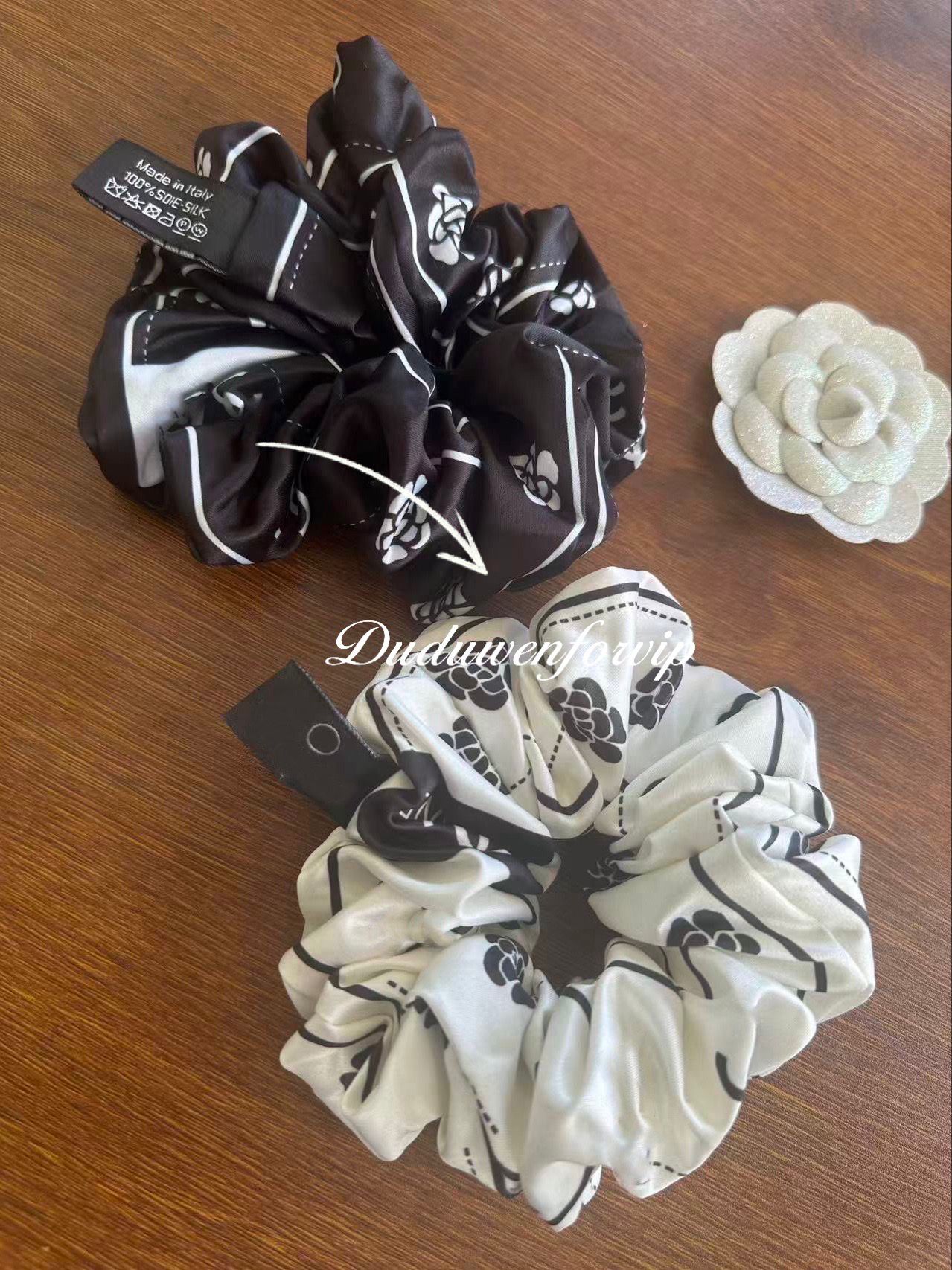 Collection fashion elastic Holder C camellia hair rope classical scrunchie hair accessries with paper bag