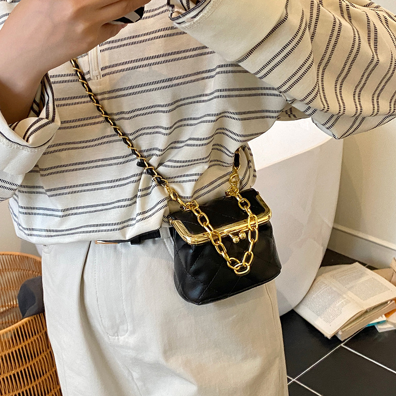 Luxury Brand Designer Bag Mini Small Bag 2025 New Fashion Niche Single Shoulder Bag Small Style Quilted Crossbody Chain Clip Small Square Bag