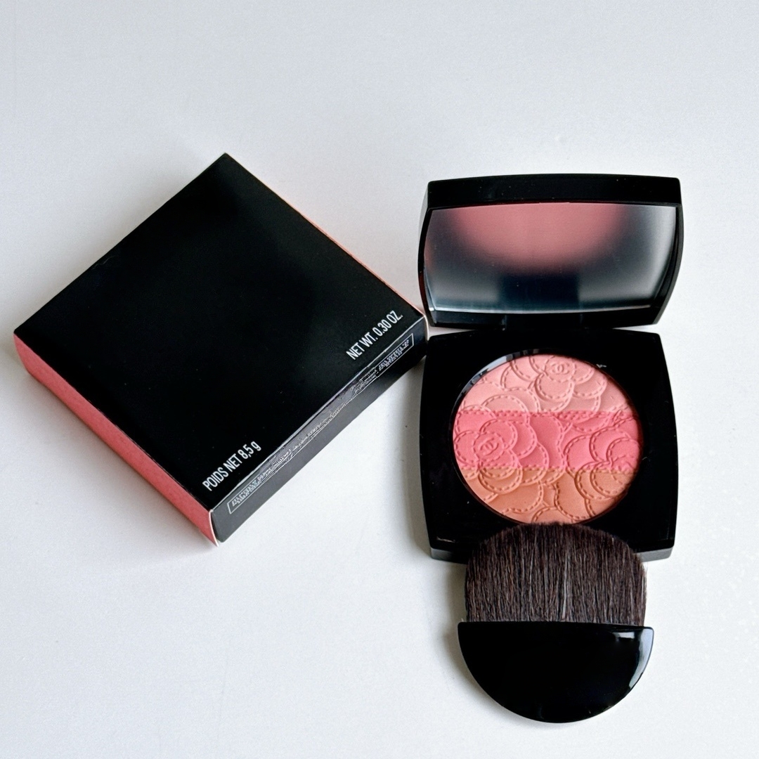 Luxury designer Eyes Blush Powder With mirror Camellia blush 8.5g Matte Cheeks Foundation Makeup Bronzer Blusher Pressed Powder High Quality Girl Face Beauty Tools