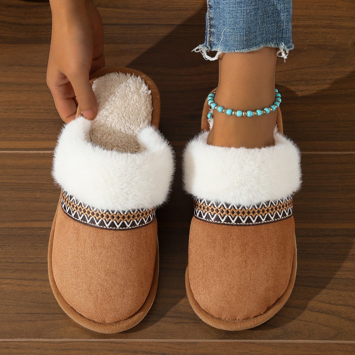 Designer Slippers Winter 2025 New Warm Indoor Home Anti-slip thick-soled Cotton Slippers Men's and Women's woolen slippers Free shipping