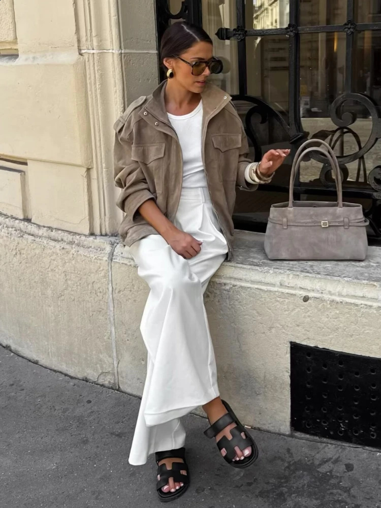 Winter Khaki Suede Leather Womens Jacket Fashion Stand Collar Zippers Pockets Women Coat 2025 Autumn Female Vintage Outwear250912