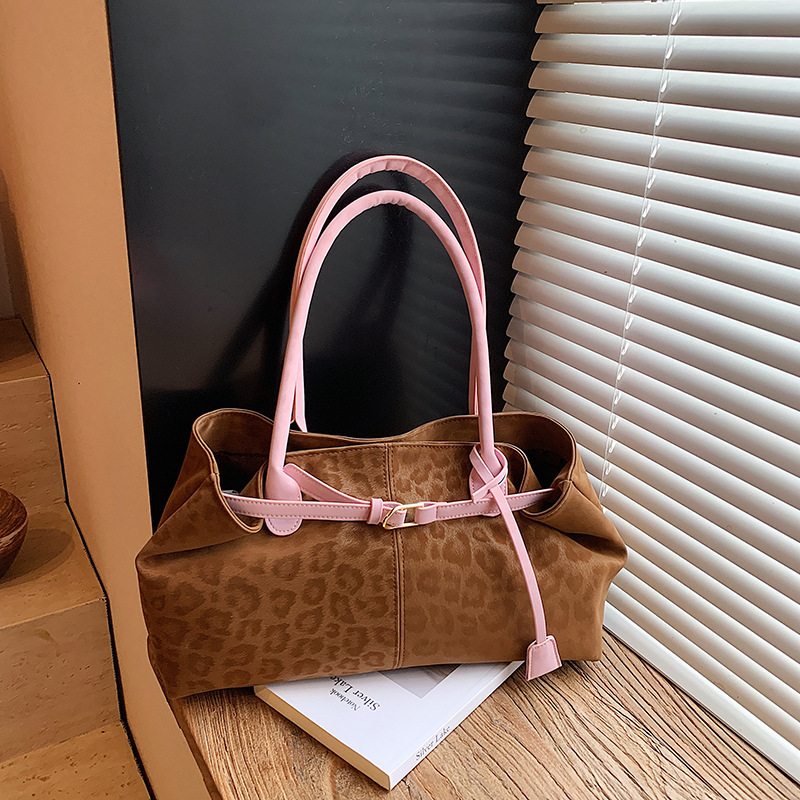 Luxury Brand Designer Bag New Women's Bag Casual Commuting High-Value Retro Large Capacity Tote Bag Women 2025 New Single Shoulder Underarm Bag