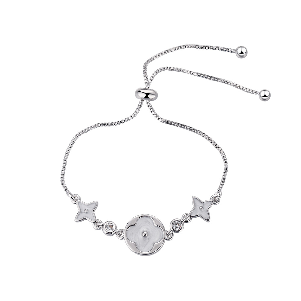 Pearl Four-Leaf Vintage Bracelet for Women, Fashionable and Elegant Lucky Clover Jewelry - view 5