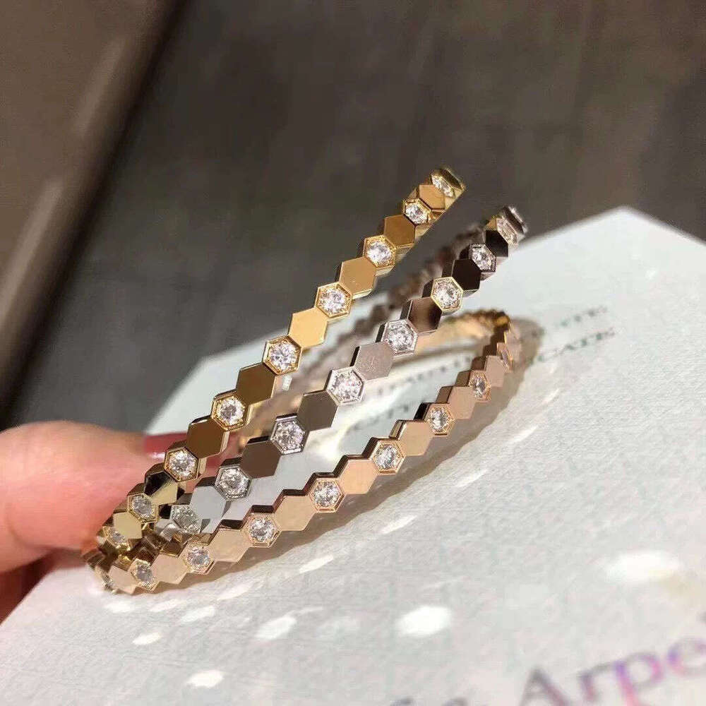 Titanium Steel Color-Retaining Honeycomb Fashionable Unique Niche Design High-End Wave Full Dia Couple Bracelet