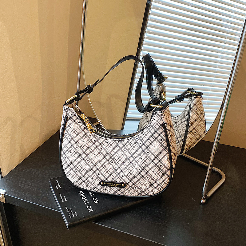 Luxury Brand Designer Bag Nanfeng Style Summer Outing Paris Underarm Bag For Women 2025 New Retro Plaid Commuter Single Shoulder Crossbody Bag
