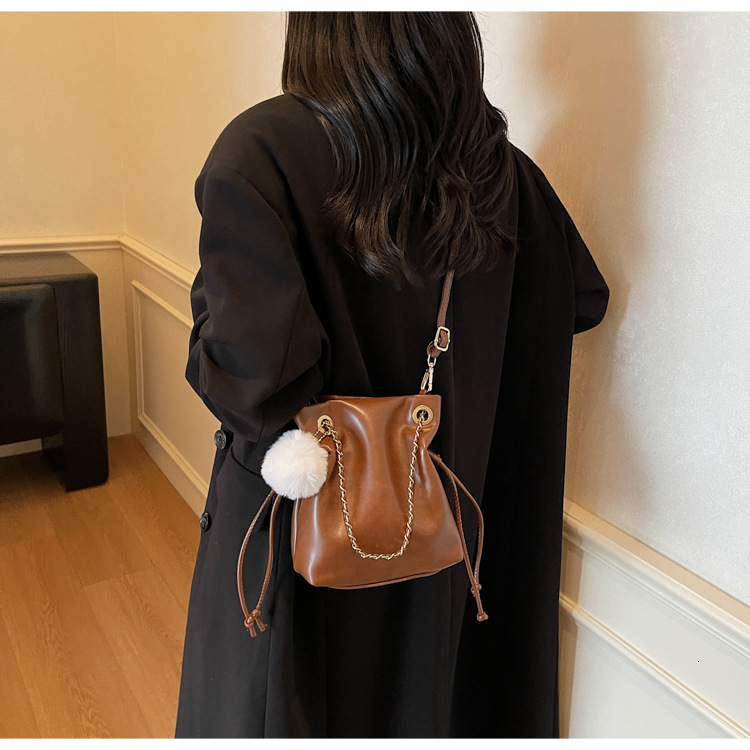 New Fashion Bucket Bag Women s Fashion Handbag Women s Shoulder Bag Pulling Rope Chain design Women s Crossbody Bag Autumn New Designer Bag