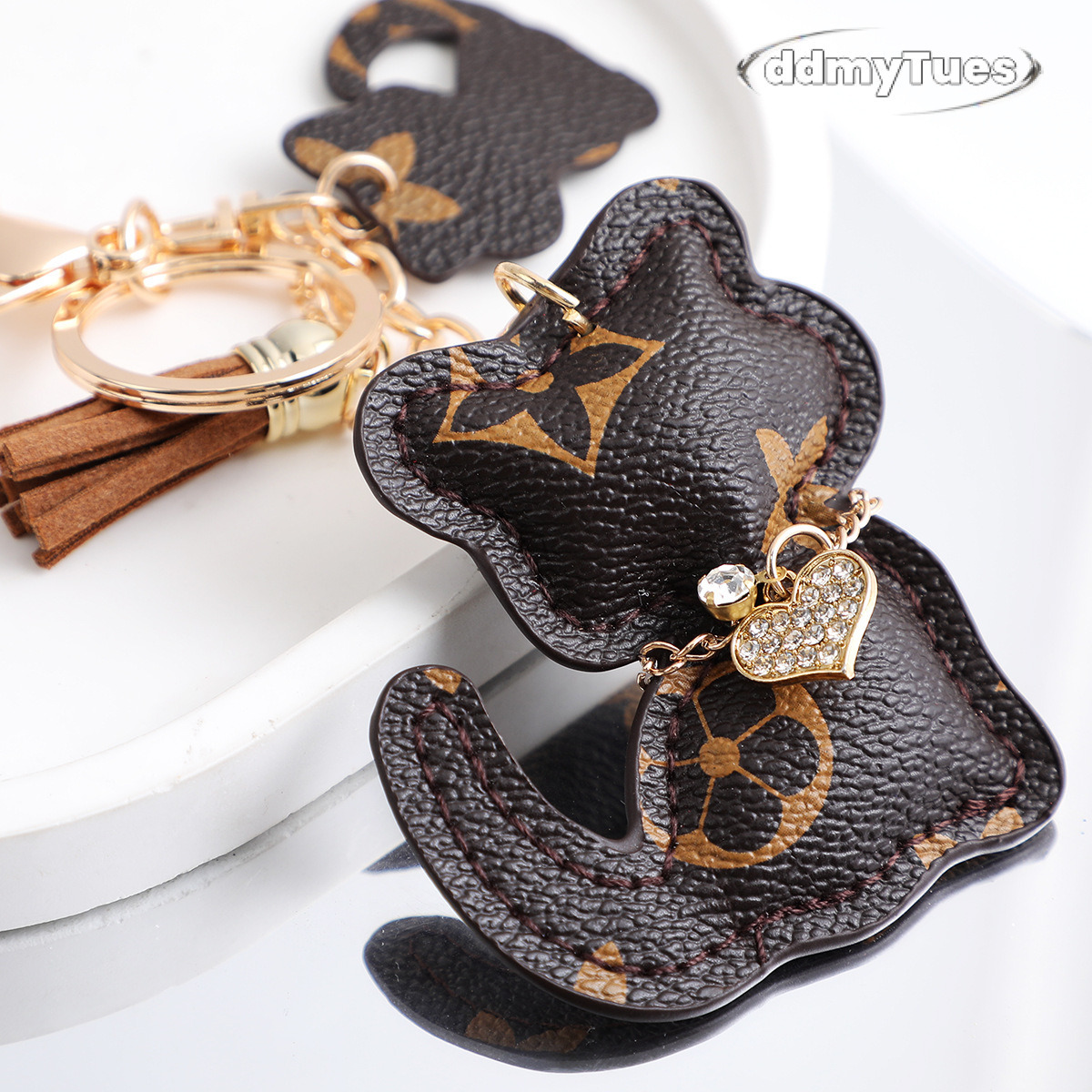 Bestseller Leather for Men and Women Creative Cat Keychain Personalized Bear Car Bag Pendant Couple Style ddmytues