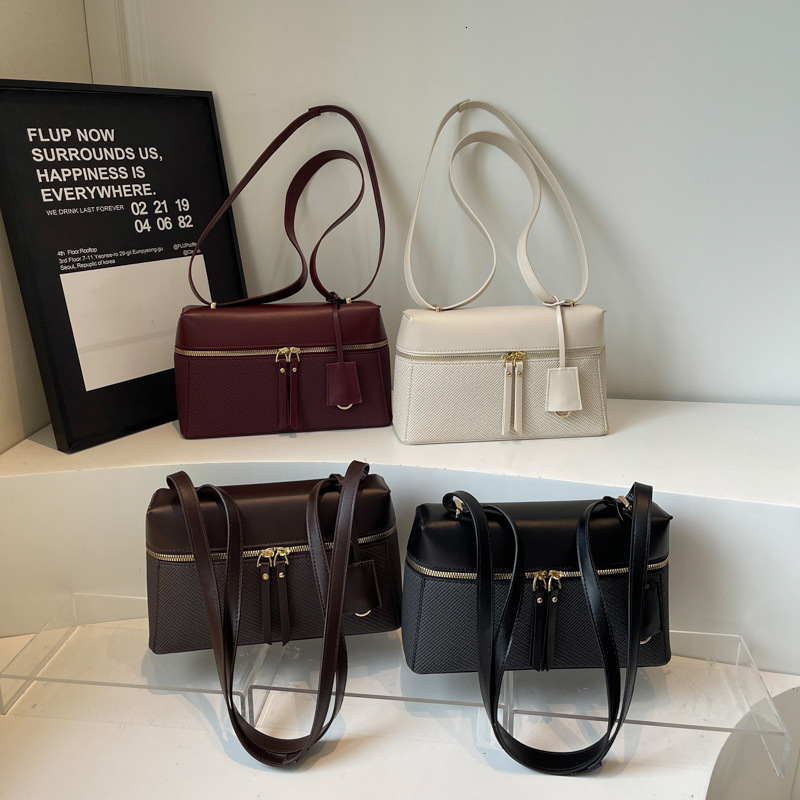 Women design s shoulder bag niche women s boxed bag new Korean style personalized fashion women s crossbody bag autumn new designer bag