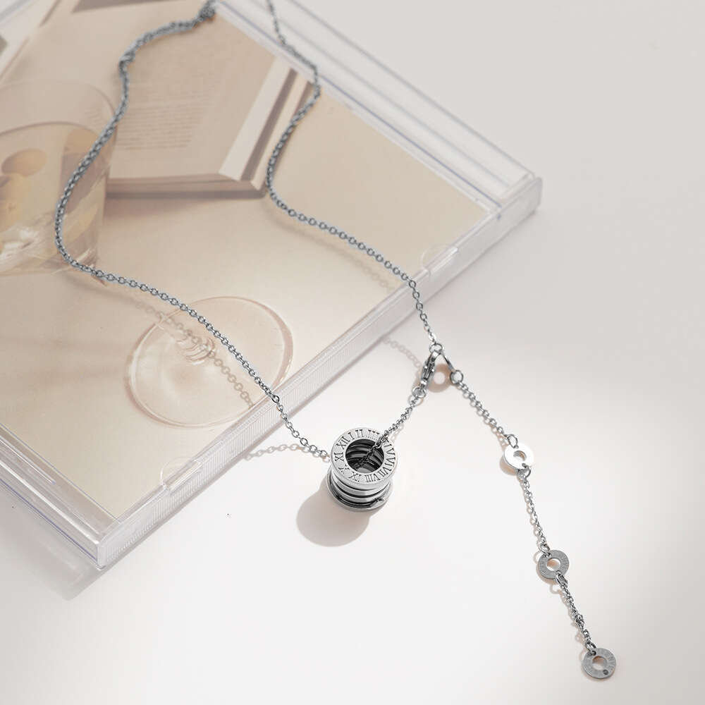 Unique Fashion Spring Small Waist Titanium Steel Necklace for Women, Niche Light Non-Fading Versatile Clavicle Chain Internet Celebrity Jewelry