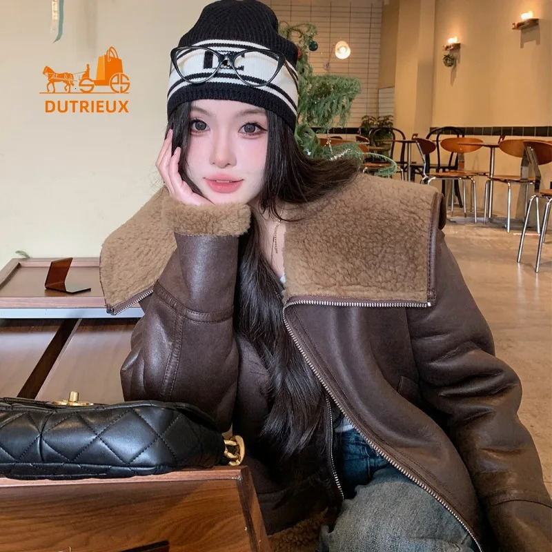 Fashion Winter Lapel Real Sheep Fur Coat 100 Wool Warm Thick Wool Womens Genuine Leather Jacket 250910