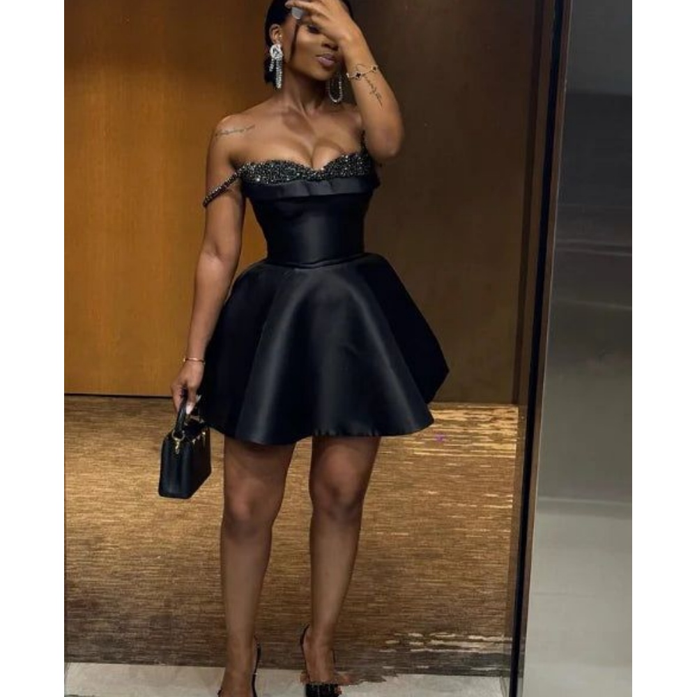 Aso Ebi Black Cocktail Dresses Short Prom Dresses Off the Shoulder Mini Homecoming Dress Graducation Dresses Appliqued Lace Formal Birthday Gowns
