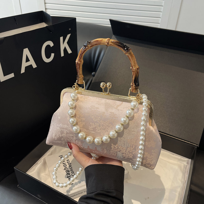 Luxury Brand Designer Bag High-End New Chinese Style Embroidered Hanfu Bag Ancient Style Handheld Cheongsam Bag Single Shoulder Chinese Tassel Crossbo