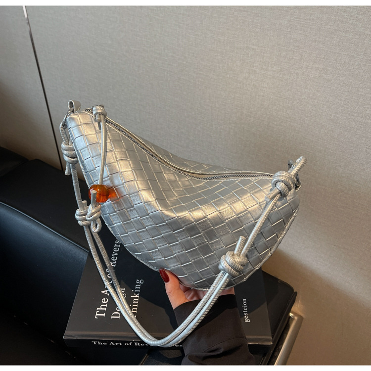 Luxury Brand Designer Bag New Niche Water Bottle Crescent Handheld Underarm Bag Solid Color Woven Single Shoulder Dumpling Bag Fashion Versatile Cross