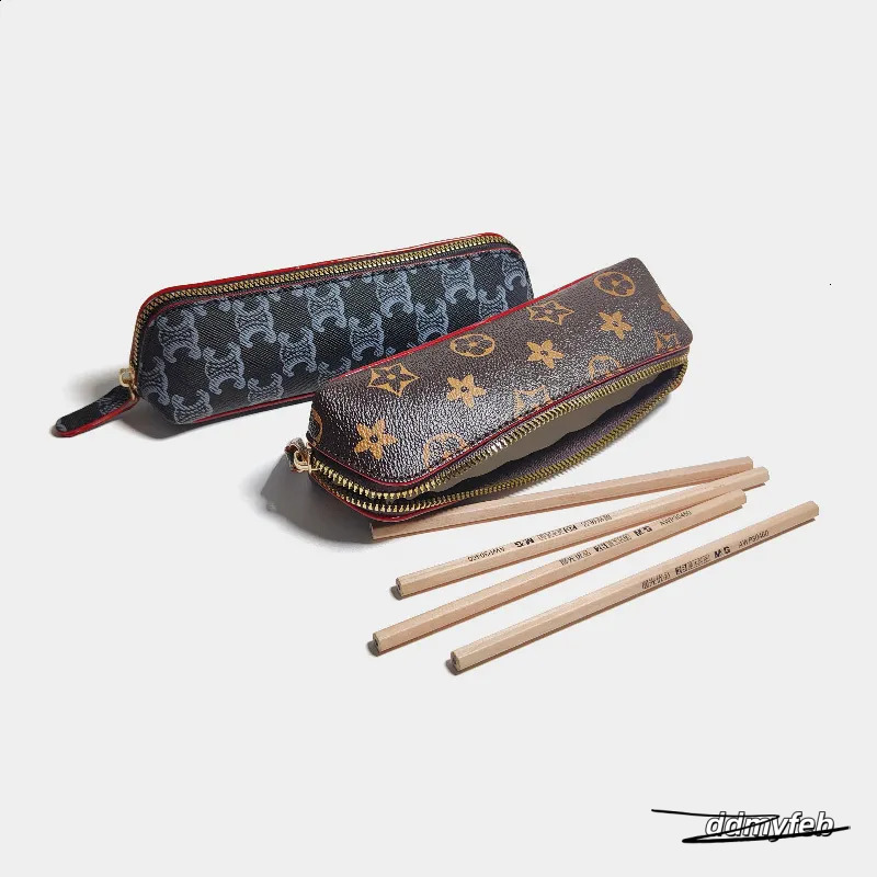 Wholesale Simple Printed Pattern Brown Classic Vintage Leather Case Large Capacity Pencil Bag Bun Style 250818 ddmyFeb