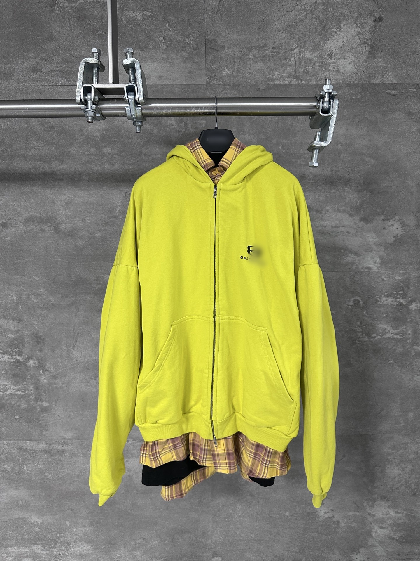 Designer coat, men's and women's hooded jacket, fake 3-piece set, circular heavy industry splicing technology, fashionable street a550