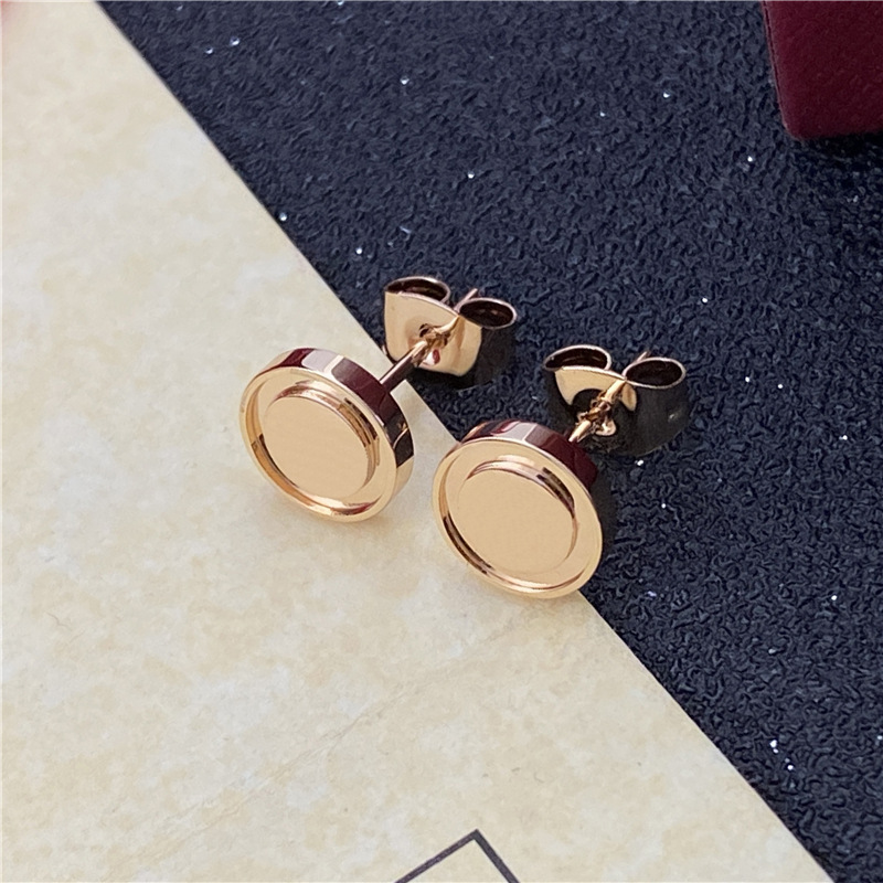 Classic earring 3 colors Designer Simple for mens Women Earrings in Stainless Steel Hypoallergenic Luxury Jewellery girl Stud earring Circular Love luxury gifts