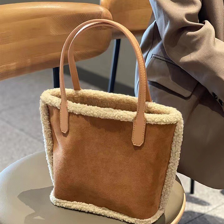 design New Plush Large Capacity Women s Handbag Suede Matte Handbag Lamb Wool Women s Shoulder Bag Bucket Bag Autumn New Designer Bag