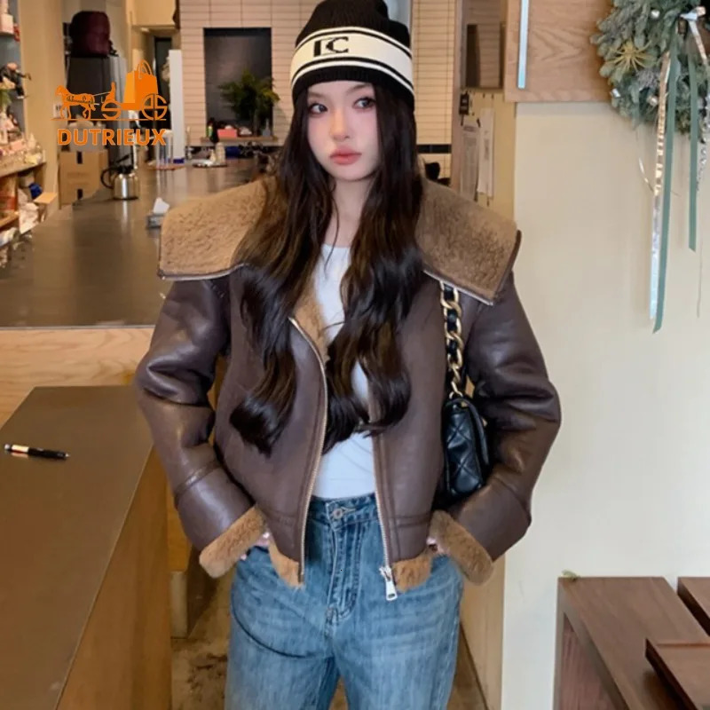 Fashion Winter Lapel Real Sheep Fur Coat 100 Wool Warm Thick Wool Womens Genuine Leather Jacket 250910