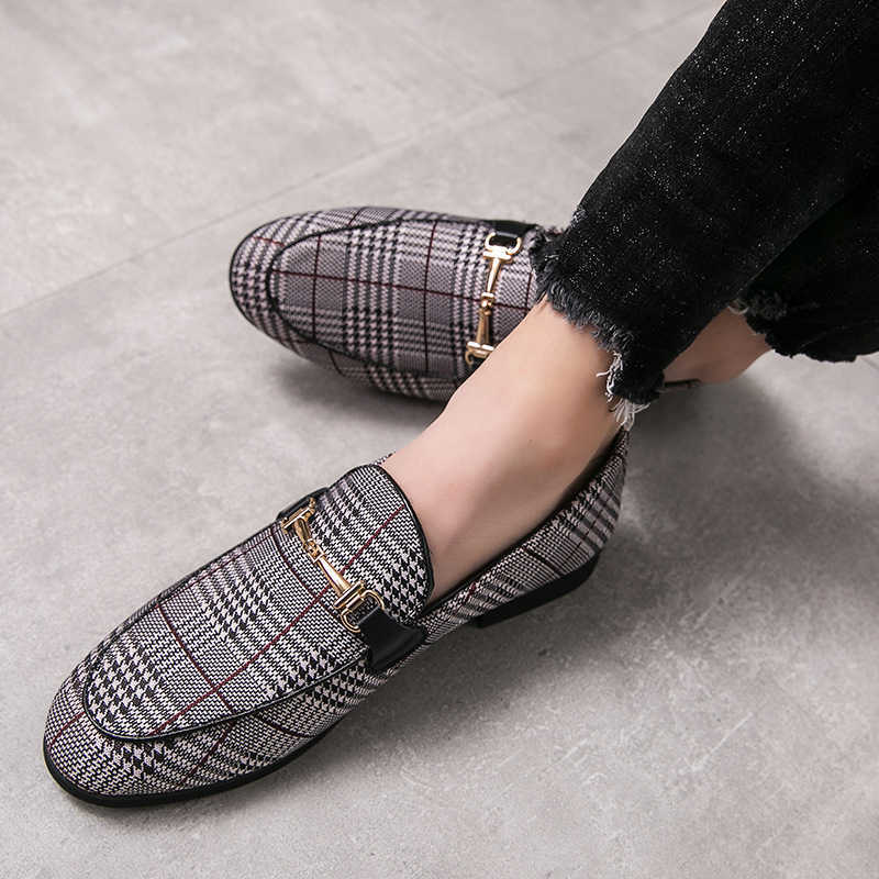 Spring/Autumn 2024 Men's Round Toe Shoes - Low Heel, Small Leather Shoes, Casual Men's One-Piece Plaid Lazy Shoes