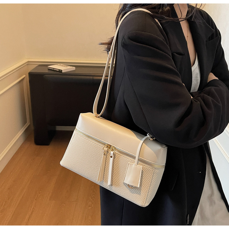 Women design s shoulder bag niche women s boxed bag new Korean style personalized fashion women s crossbody bag autumn new designer bag