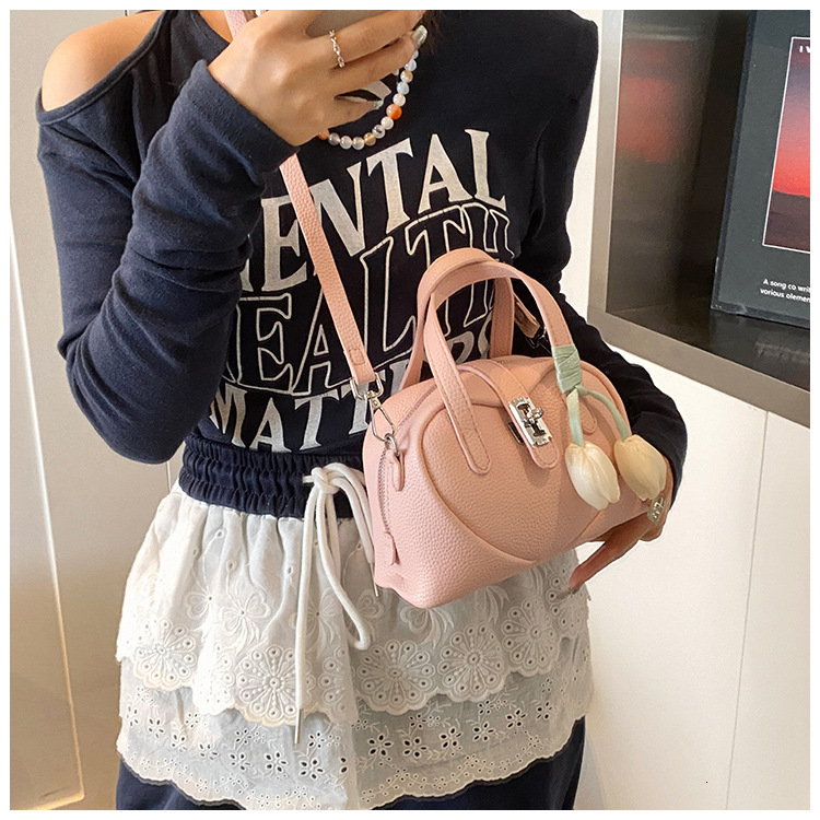 Fashion and casual Korean style simple women s shoulder bag solid color heart pattern handbag autumn new item lychee pattern designer bag design women