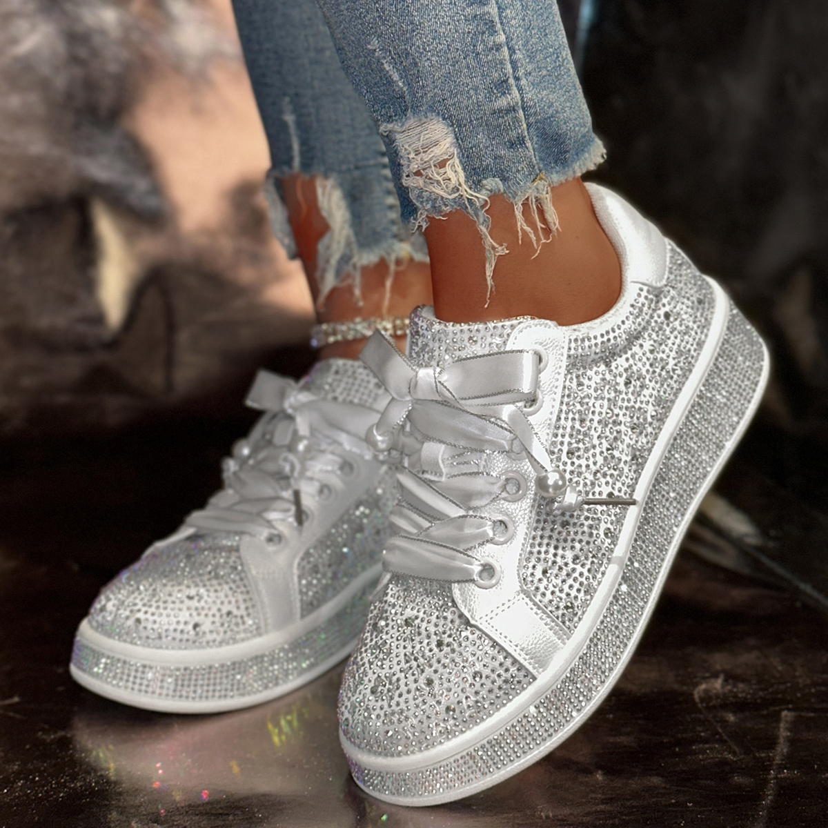 Brand Women's Sneakers Luxury Rhinestones Women Causal Shoes Designer Platform Sport Shoes Fashion Pearl White Shoes Comfort Women Shoes Plus Siz