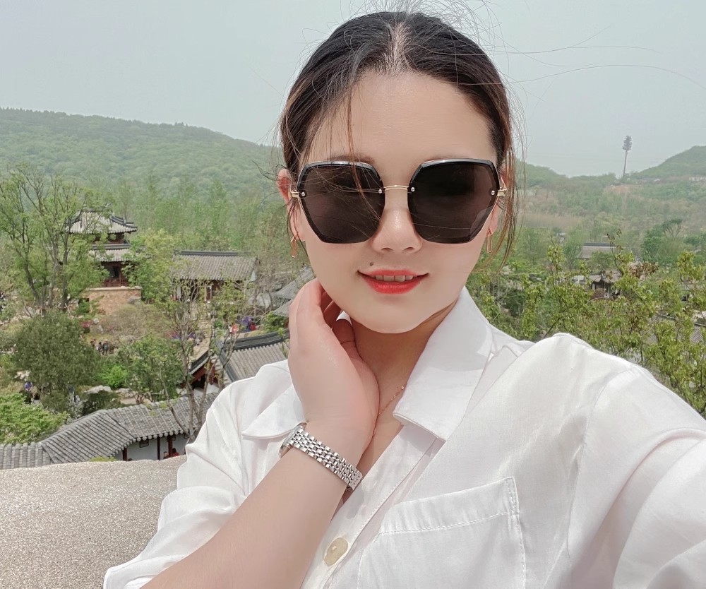 Designer Sunglasses For Women Men Sunglasses Fashion Classic Polarized Sunglasses Luxury Goggle Pilot PC Frame Oversized UV400 Eyewear KP8036