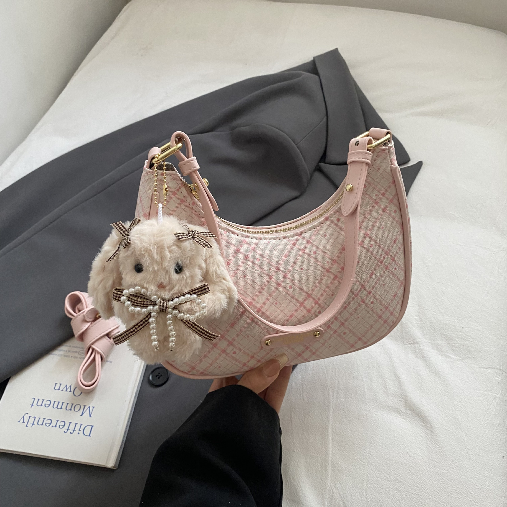 Luxury Brand Designer Bag Nanfeng Style Summer Outing Paris Underarm Bag For Women 2025 New Retro Plaid Commuter Single Shoulder Crossbody Bag