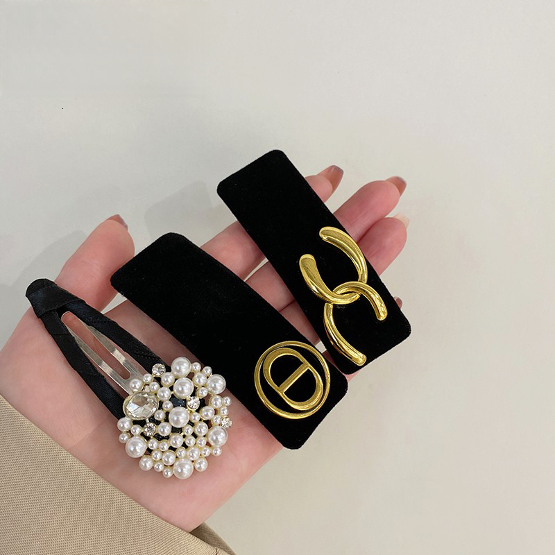 Minimalist Metal Letter for Women, Velvet Side Clip, Elegant Internet Celebrity High-end Bangs BB Clip Hair Accessory ddmythur